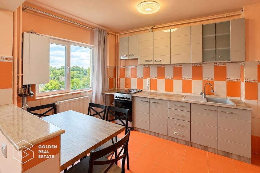 Apartament cu 4 camere semidecomandat, mobilat în Micălaca