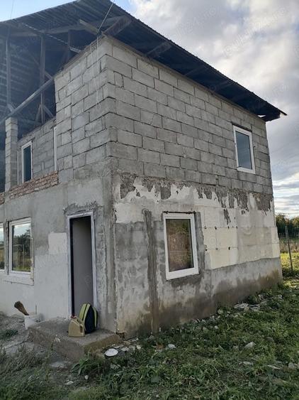 Casă cu 2 camere cu Teren 1440 Mp în Central