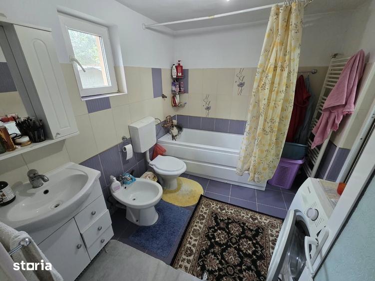 Casă cu 4 camere cu Teren 928 Mp în Mihail Kogălniceanu