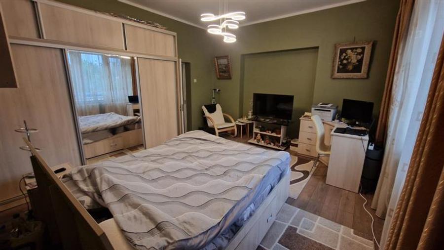 Casă cu 5 camere cu Canalizare în Copou