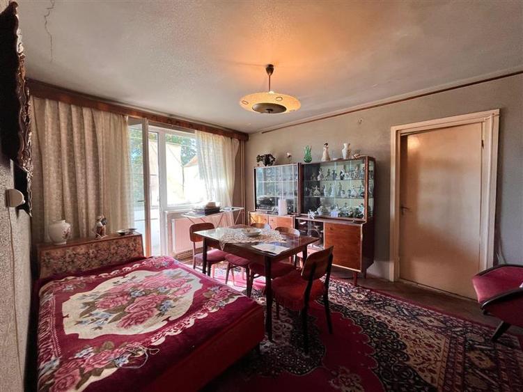 Apartament cu 3 camere nedecomandat în Central