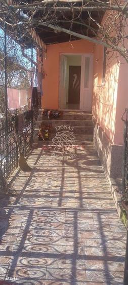 Casă cu 3 camere cu Teren 15000 Mp în Chiochiș