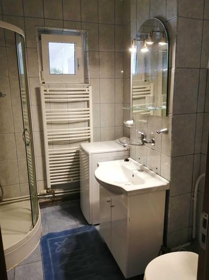 Apartament cu 3 camere decomandat în Cornișa