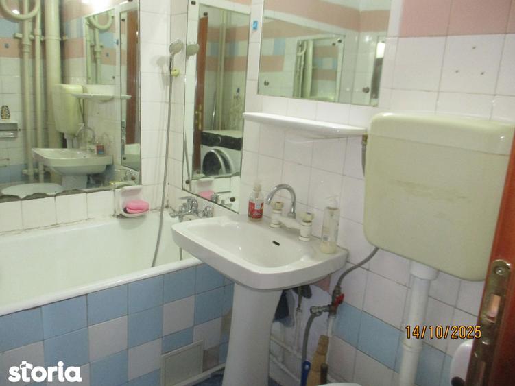 Apartament cu 2 camere decomandat în Drumul Taberei — fotografia 3