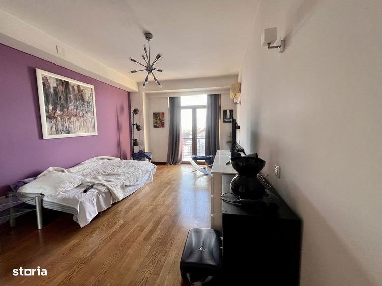 Apartament cu 4 camere în Băneasa