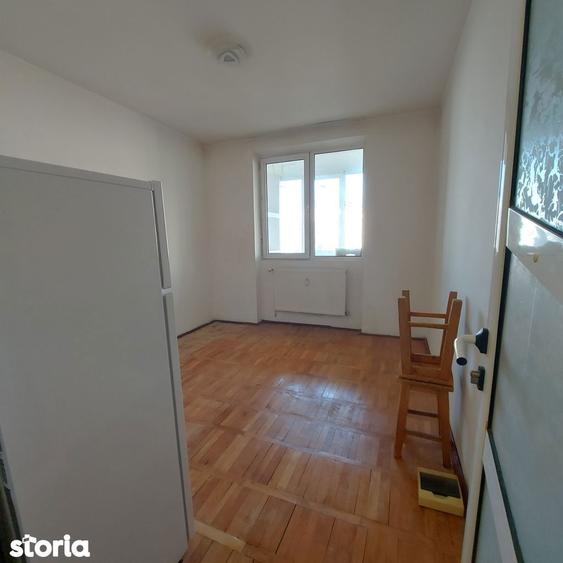 Bld Basarabia- str Bucovina- parc IOR- etaj 4/4 - 13