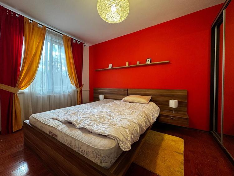 Apartament cu 2 camere semidecomandat, mobilat în Central
