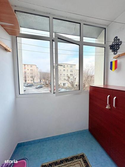 Apartament cu 3 camere în Petrișor