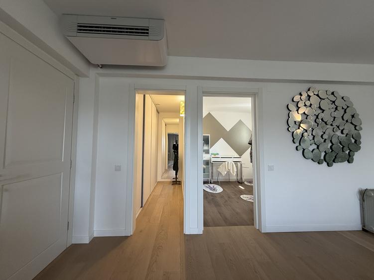 Casă individuală cu 5 camere cu Teren 2108 Mp în Florești