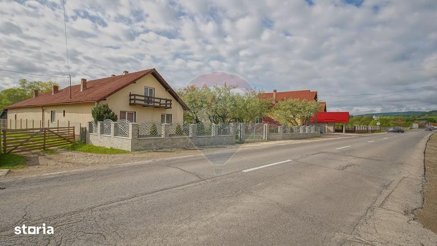 Casă cu 4 camere cu Teren 2633 Mp în Sita Buzăului