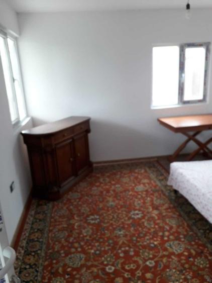 Casă cu 2 camere în Siretu