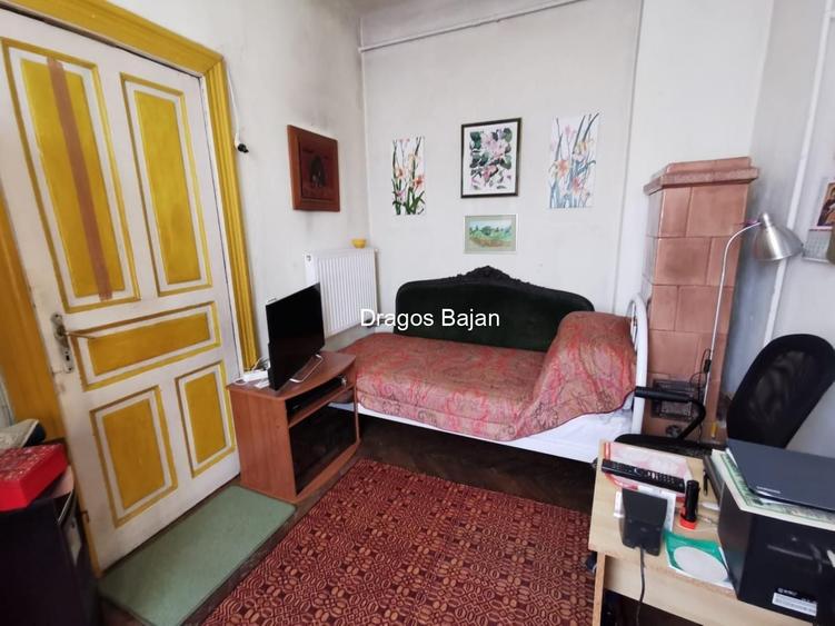 Apartament cu 4 camere nedecomandat în Eminescu