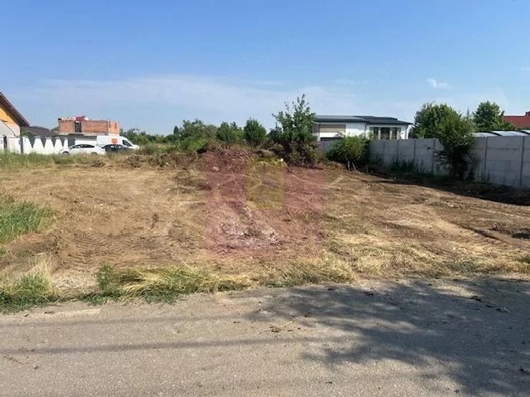Teren de 1000 mp, în Clinceni
