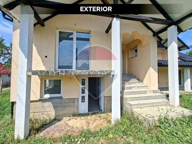 Casă individuală cu 5 camere cu Teren 1850 Mp în Ciocotiș