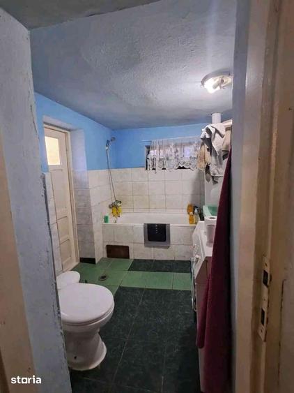 Casă cu 7 camere cu Teren 2500 Mp în Brateiu