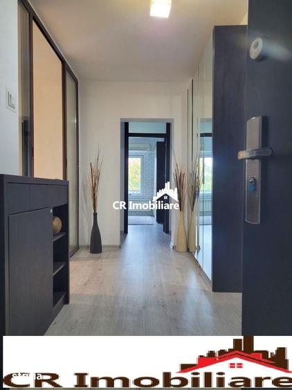 Apartament cu 4 camere decomandat, mobilat în Decebal