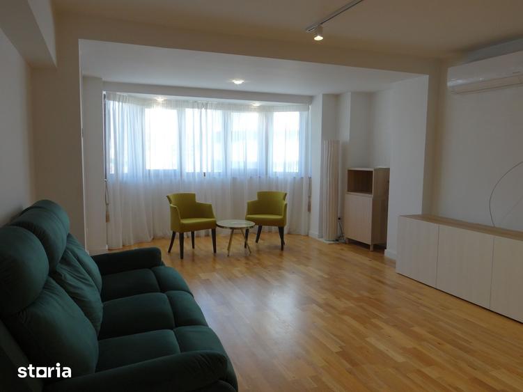 Apartament cu 3 camere, mobilat în Decebal