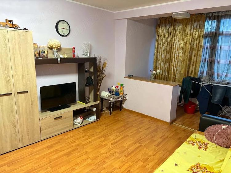 Apartament cu 2 camere semidecomandat în Micro 16