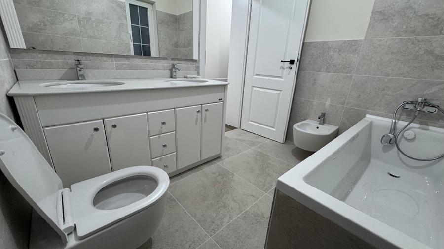 Duplex cu 5 camere cu Canalizare în Moșnița Nouă