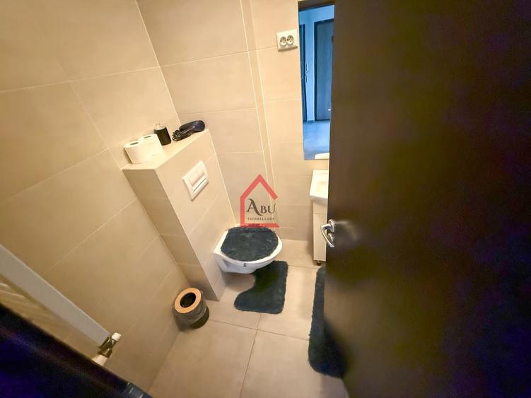 Apartament cu 2 camere semidecomandat, mobilat în Central