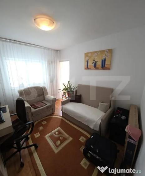 Apartament cu 4 camere decomandat în Calea Moldovei