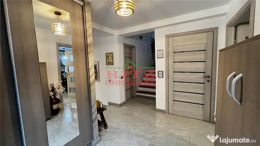 Casă cu 4 camere cu Teren 560 Mp în Central