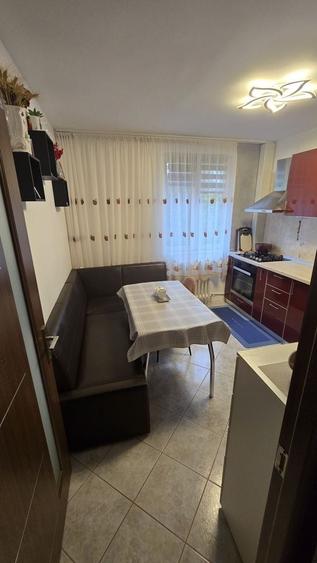 Apartament cu 2 camere decomandat, mobilat în Drumul Taberei