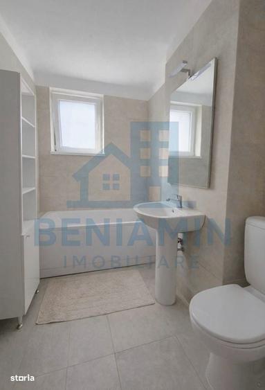 Apartament cu 3 camere semidecomandat în Făcăi