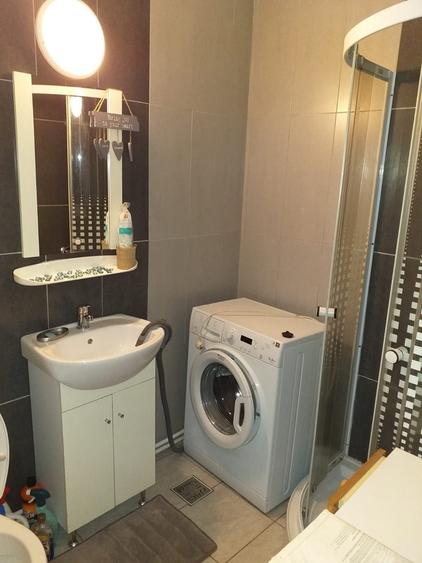 Garsonieră decomandată în Hotărani
