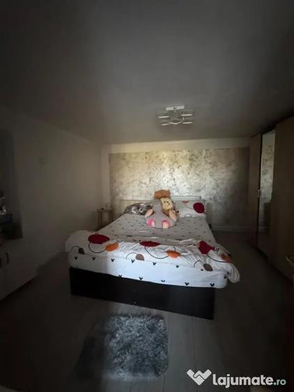 Casă cu 4 camere cu Teren 1160 Mp în Podari