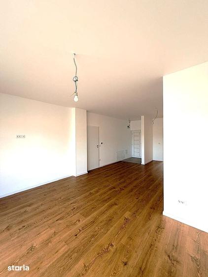Casă cu 5 camere cu Teren 370 Mp în Central