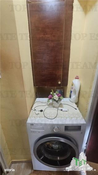 Apartament cu 4 camere semidecomandat în Crângași