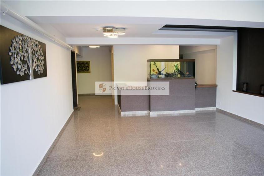 Apartament cu 3 camere semidecomandat, mobilat în Băneasa
