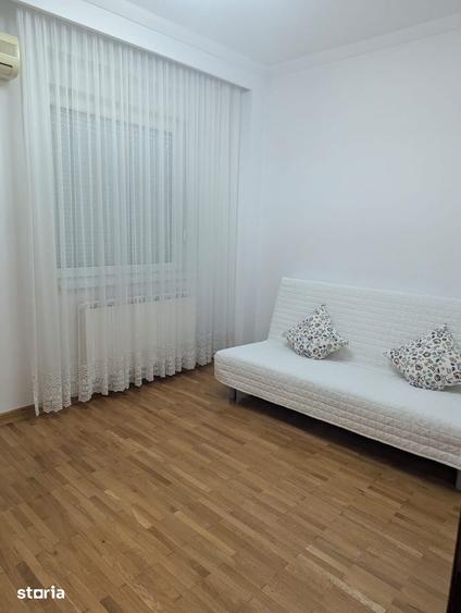Casă cu 5 camere decomandat cu Teren 89 Mp în Străulești