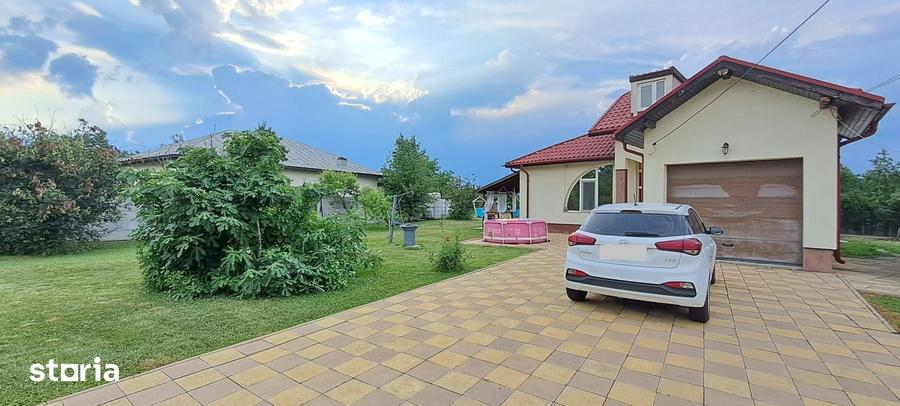 Casă cu 6 camere cu Teren 1400 Mp în Florești