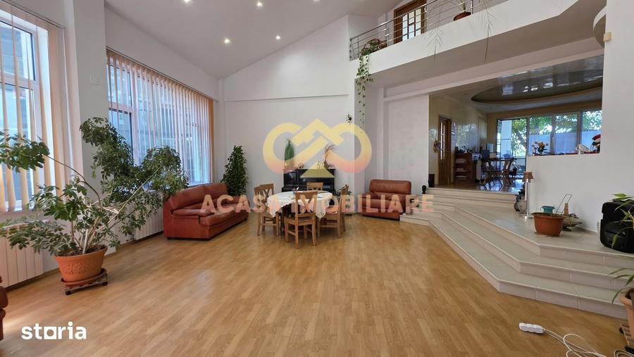 Casă cu 7 camere cu Teren 400 Mp în Tătărași