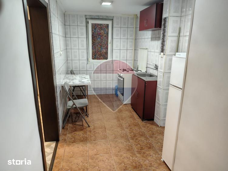 Apartament cu 2 camere decomandat în Tei