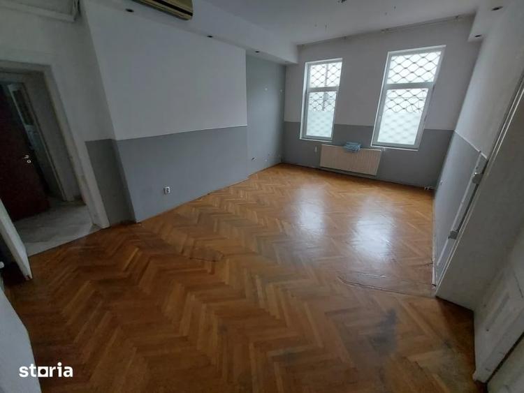 Spațiu comercial, de 332 mp, în P-ța Muncii
