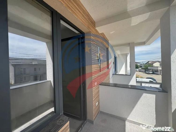 Casă cu 5 camere cu Teren 475 Mp în Braniște (Podari)