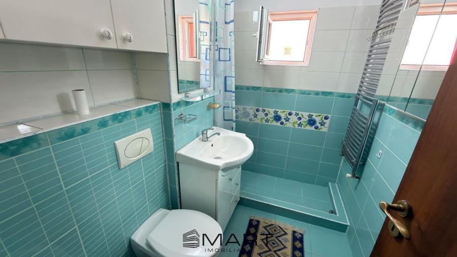 Apartament cu 4 camere decomandat în Ștrand