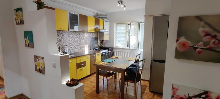 Apartament cu 2 camere decomandat în Central