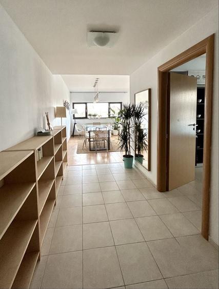 Apartament cu 4 camere decomandat în Străulești