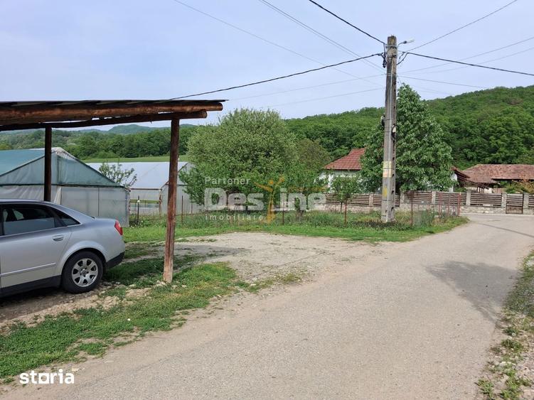 Loturi teren intravilan in Daesti, cu utilitati complete, solar si gar - 1