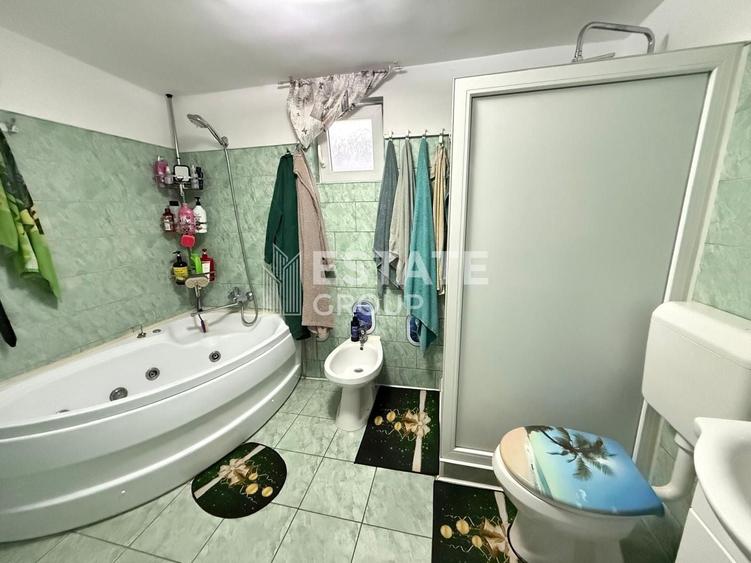 Casă individuală cu 5 camere cu Canalizare în Girocului