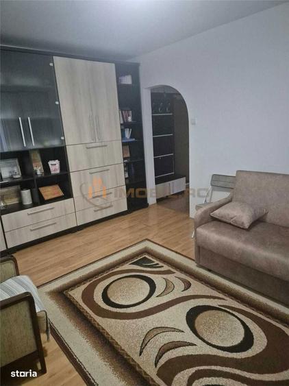 Apartament cu 2 camere semidecomandat, mobilat în Dacia
