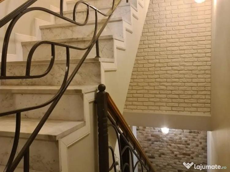 Casă cu 7 camere cu Teren 300 Mp în Faleză