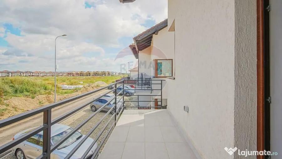 Apartament cu 3 camere decomandat în IAR