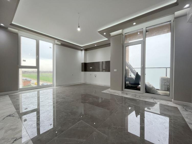 Apartament cu 3 camere semidecomandat în Torontalului