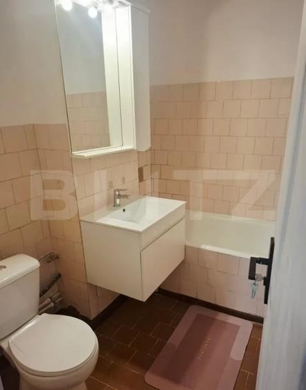 Apartament cu 2 camere semidecomandat, mobilat în Tătărași