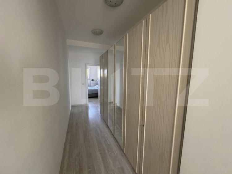 Apartament cu 3 camere semidecomandat, mobilat în Giroc